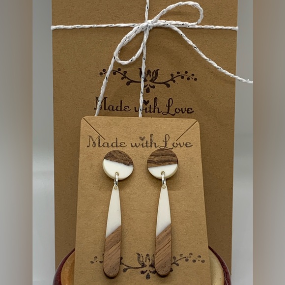 ✨NWT Earrings✨ Wood & Resin Dandlers✨Hand Crafted ✨Artisan!✨ - Picture 7 of 8